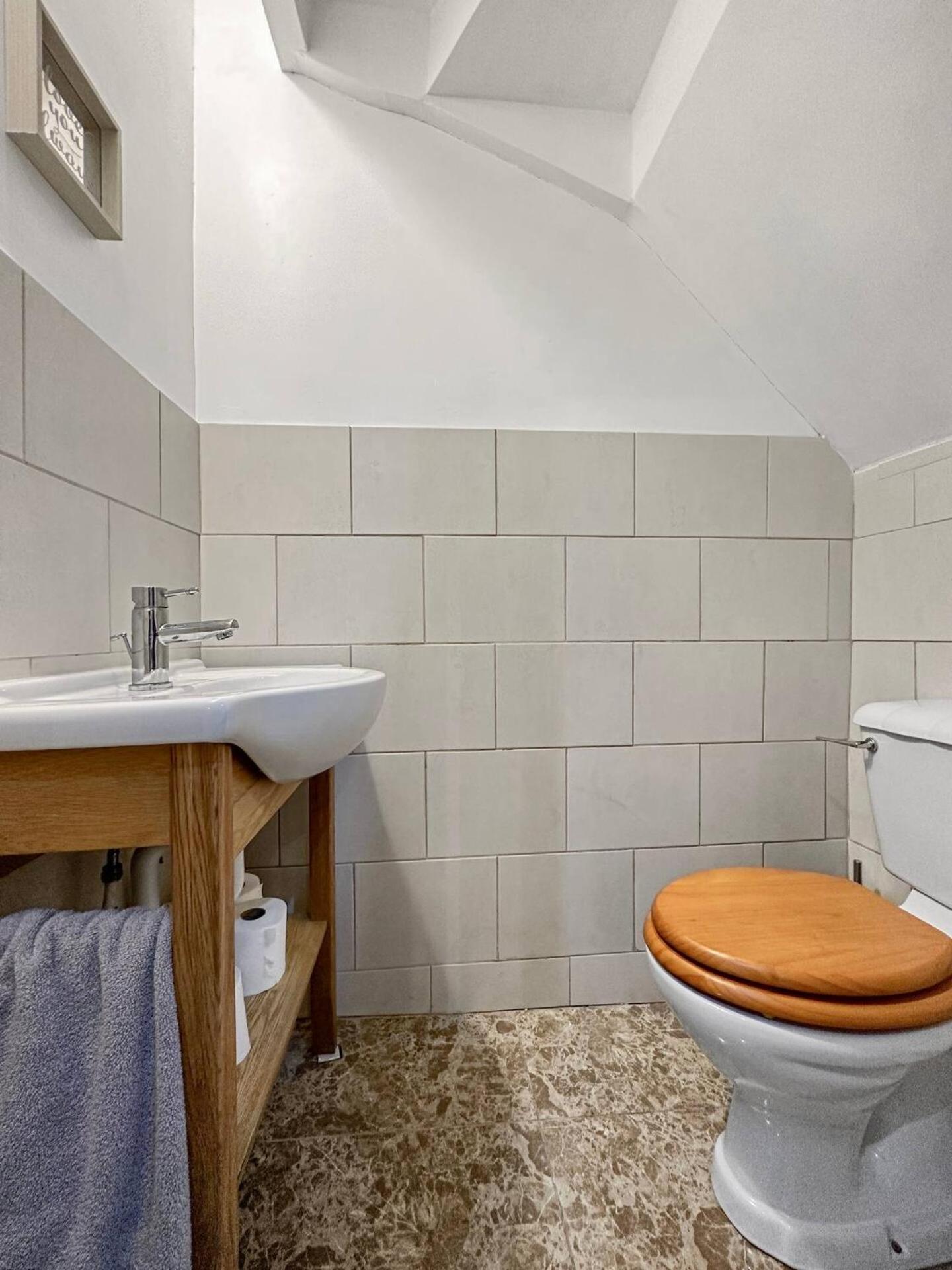 3 Bed Home In Tonypandy With Balcony View Room Llwynypia Экстерьер фото